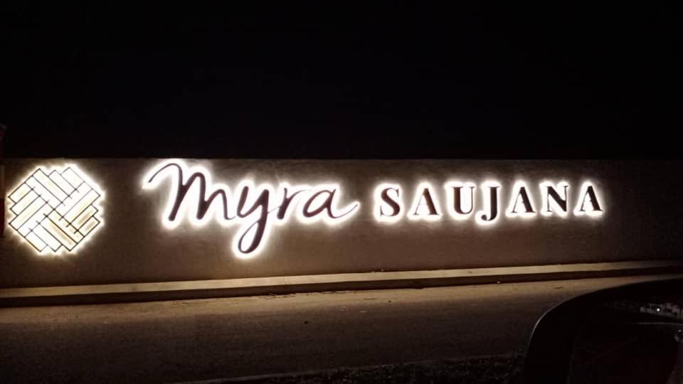 FARIDZ Homestay at Myra Saujana Kampong Simpang Empat Luaran gambar